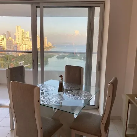 Apartamento Familiar Edificio Tres Carabelas * Cartagena